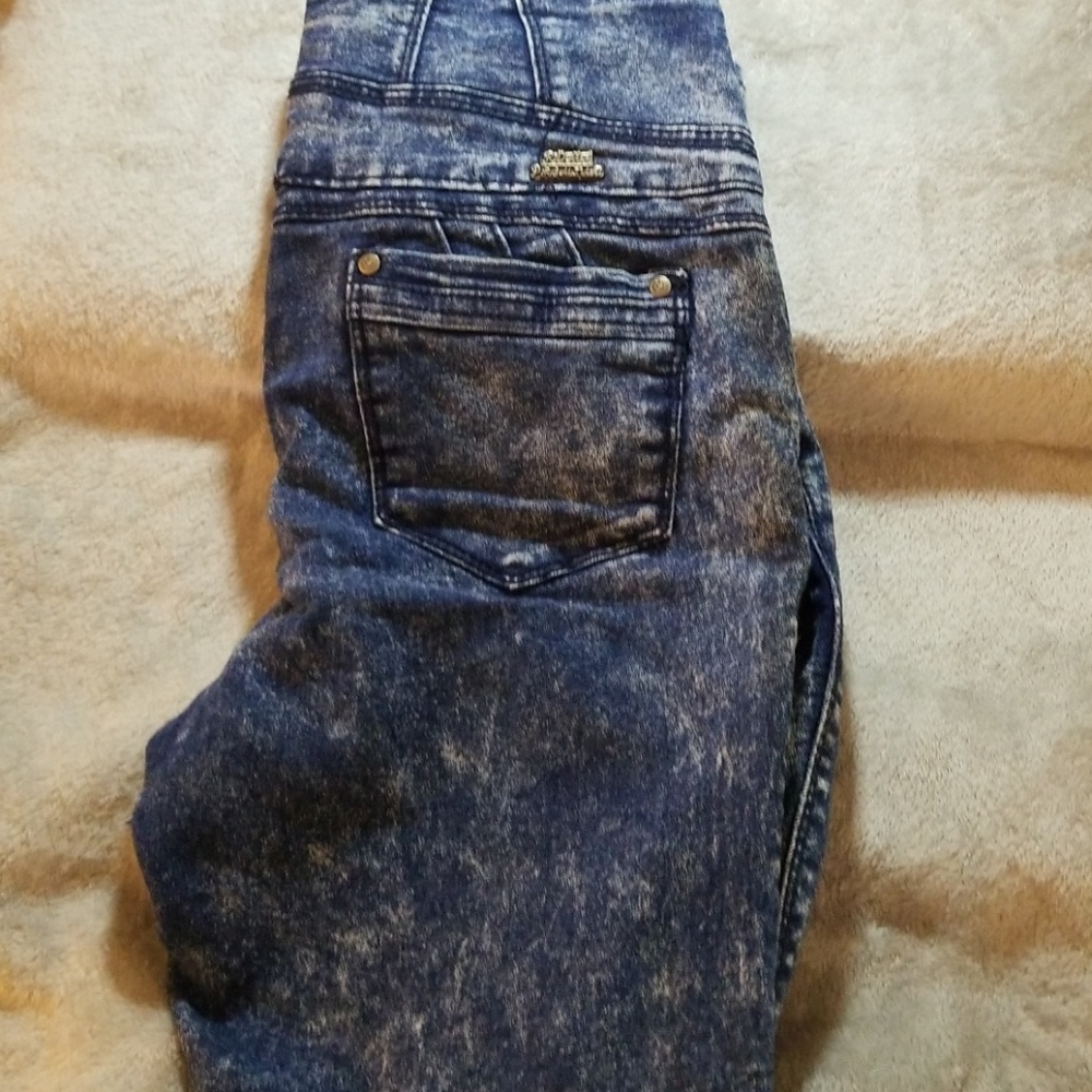 Washed color jeans